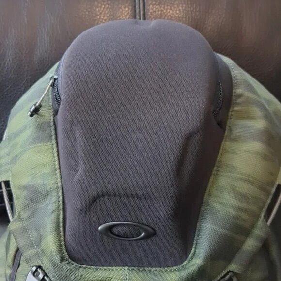 Oakley Kitchen Sink backpack Brand New with tags - Picture 2 of 16